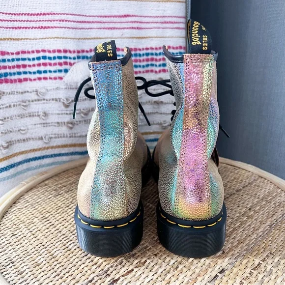 Dr. Martens 1460 Sand Rainbow Ray Multi Leather 8-Eye Boots Women’s Size 10 - Picture 5 of 8
